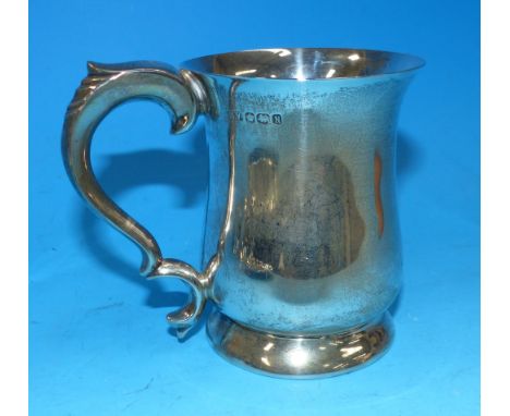 A silver tankard golfing trophy, Sheffield 1955, 7 oz.