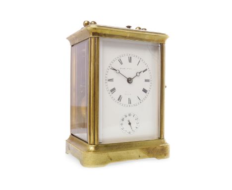 LATE 19TH CENTURY BRASS CASED REPEATING CARRIAGE CLOCKthe white enamel dial with Roman numerals and black enamelled hands, wi