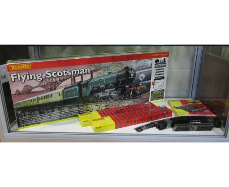 Hornby flying Scotsman electric train set to include extension packs - Model R 1039