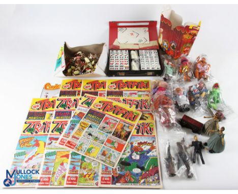 Mixed Toy Collection to include 2002 MacDonalds Muppet toys sealed, Airfix footballers, a boxed Mah Jongg set, a selection of