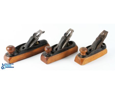 3x Vintage Stanley Rule &amp; Lever Co. Bailey Transitional Plane No. 21 and No.22, and unnumbered 9 1/5" plane made in the U