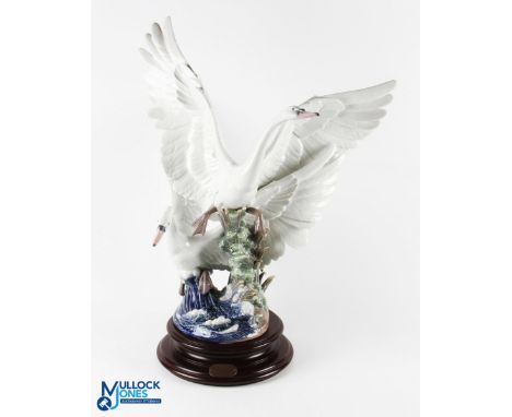 Stunning and Magnificent The Lladro Trophy Winner 1998 Ceramic Swan Display - El Bosque Senior Golf Open played at Valencia M