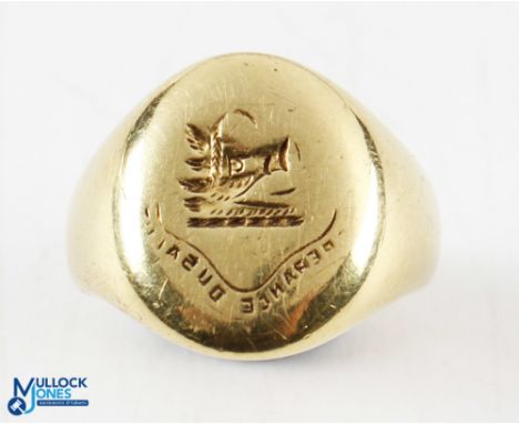 18ct Yellow Gold Signet Ring with worn engraved emblem, hallmarked London 1923, size I, weight 8 grams