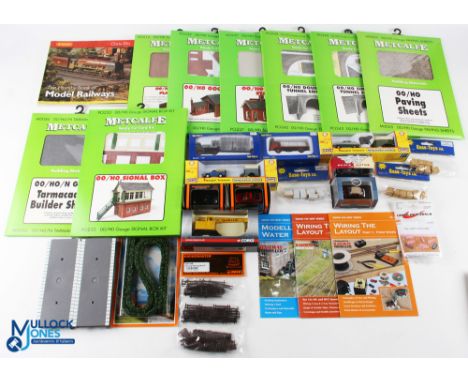 OO Gauge Train 1:72 Scale Model Accessories, Kits, cars models, to include cars by Classix, Base Toys, Gaugemaster, Corgi, Ox