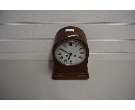 EARLY 20TH CENTURY OAK CASED MANTEL CLOCK