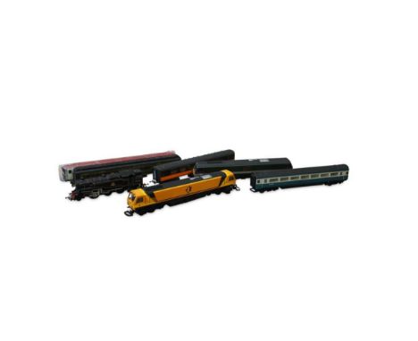 including Lima Iarnroid Eireann&nbsp;diesel engine, assorted carriages and track sections, all unboxed