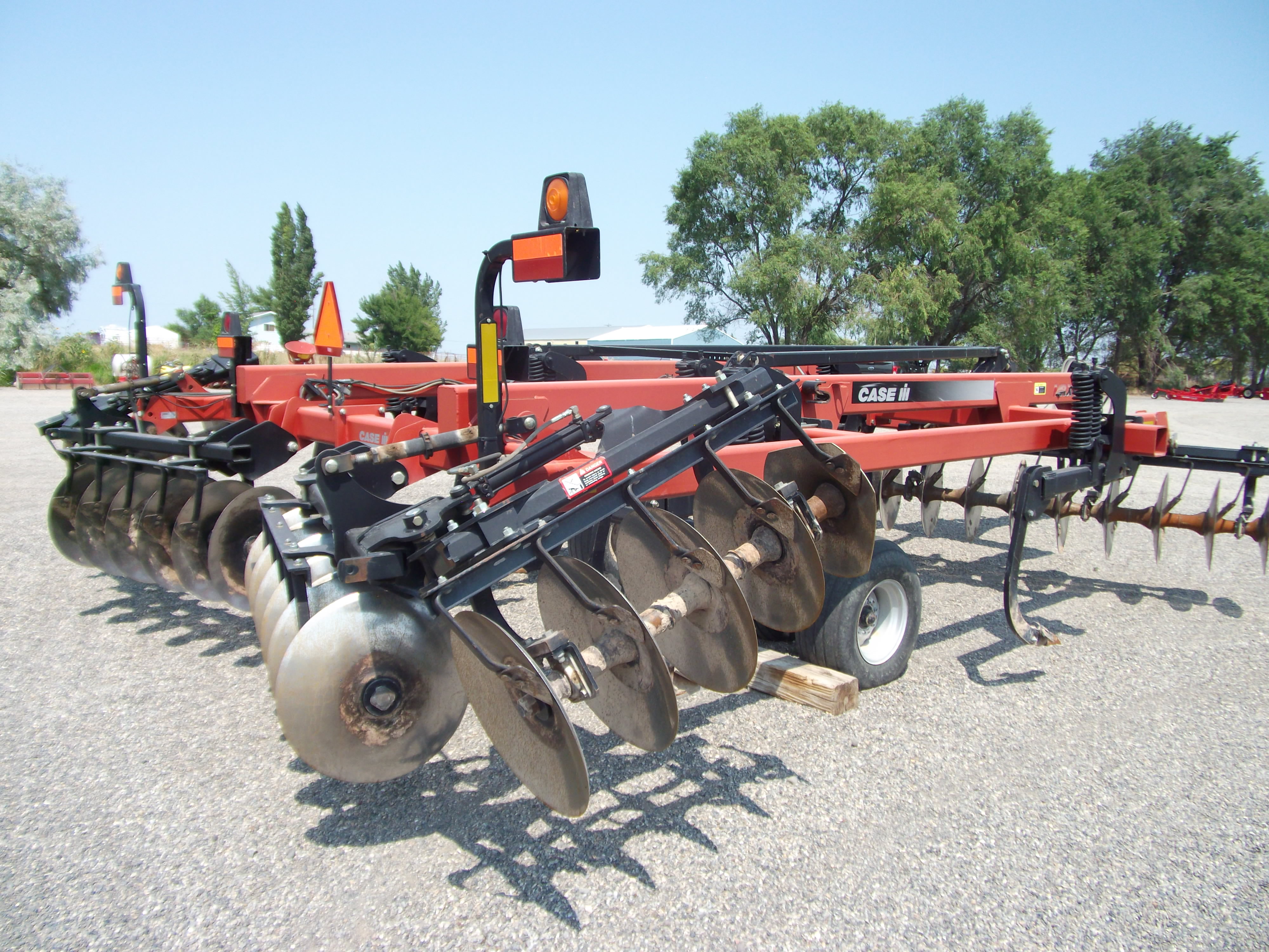 Case IH MRX690 7 shank ripper disc walking beam dual packer wheels hyd