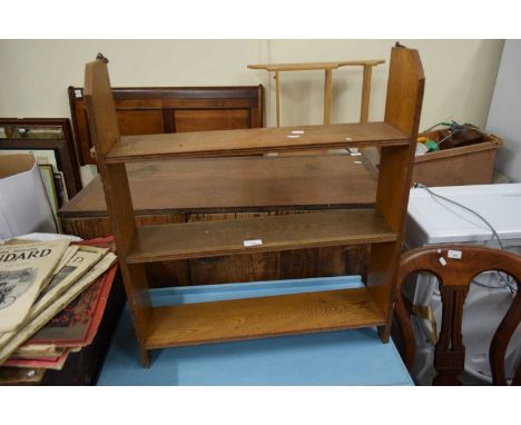 SMALL OAK THREE TIER SHELF UNIT