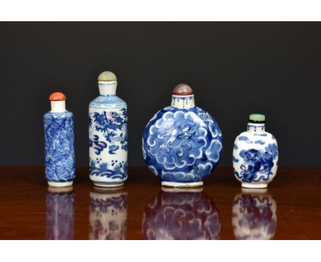 Four Chinese blue and white porcelain snuff bottles, 20th century, to include a cylindrical snuff bottle decorated in undergl