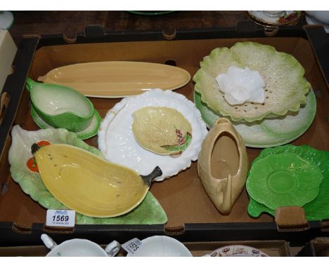 A quantity of miscellaneous novelty china to include: Carlton ware banana dish, Poole squash dish, cabbage leaf colander, old
