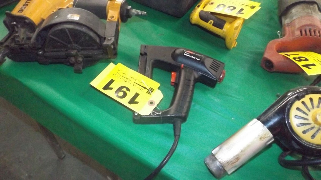 ACE MODEL 2064673 ELECTRIC STAPLE/NAIL GUN