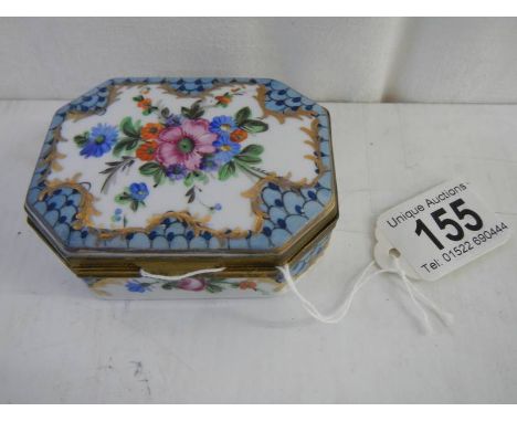 A good early 20th century hand painted porcelain patch/pill box.