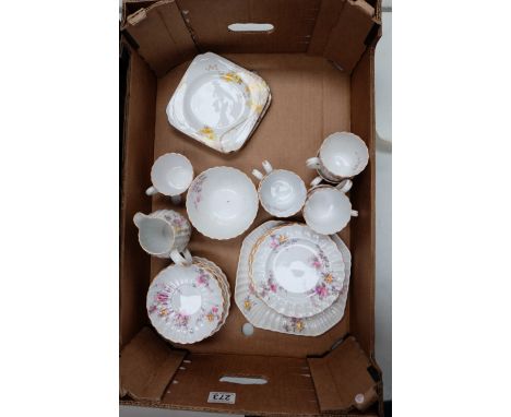 A collection of Spode Dorothy Perkins teaware together with decorative side plates (26)