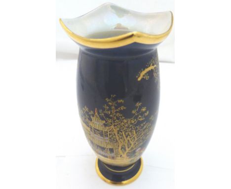 CARLTONWARE PAGODA VASE. Small blue lustre pagoda vase H: 14 cm