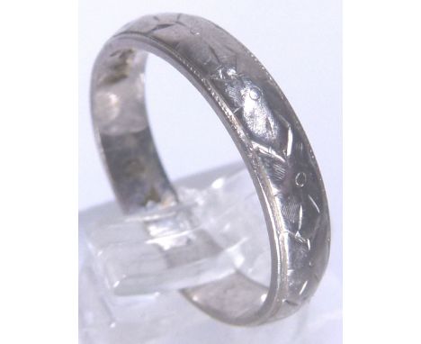 18CT WEDDING BAND. 18 ct white gold wedding band, size M/N, 3,5g