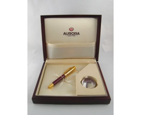 Aurora. An Aurora Leonardo da Vinci limited edition fountain pen. Gold-plated cap with lacquer engravings of the artist's cod