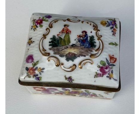 An 18th cent enamel snuff box Provenance Ray Galton 