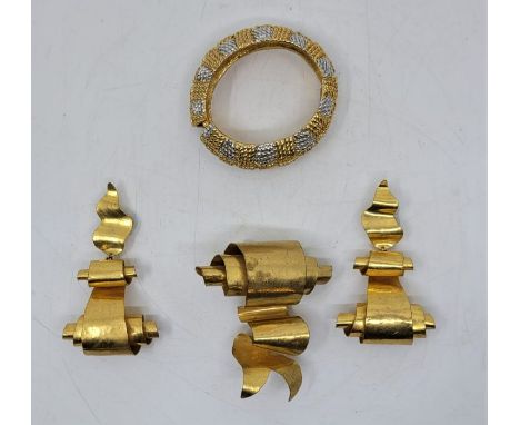 A large Van Der Straeten gilt metal brooch and drop earrings en suite, all signed, the earrings clip fitting, length 9cm, the