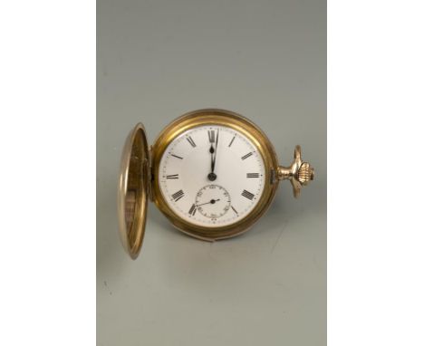 A GENTLEMAN'S YELLOW METAL HUNTING CASED REPEATING POCKET WATCH, the white enamel dial with Roman numerals and subsidiary sec