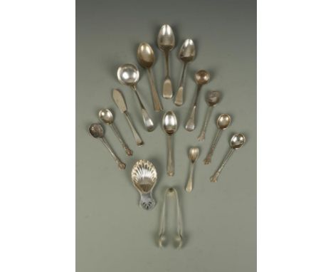 A SMALL COLLECTION OF FLATWARE comprising: two small sauce ladles, a caddy spoon with a pierced handle and a quantity of tea 