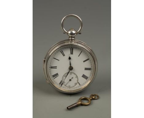 A GENTLEMAN'S SILVER OPEN FACED POCKET WATCH, the white enamel dial with Roman numerals and subsidiary seconds dial, the move