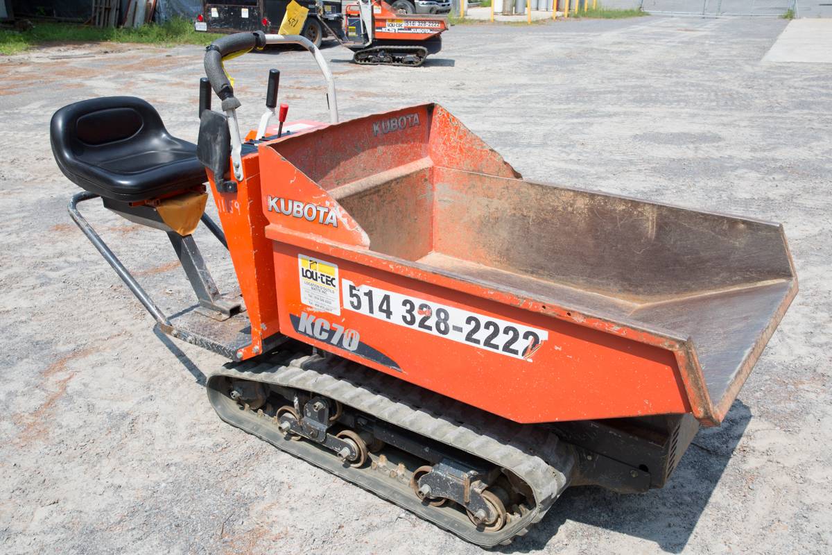 2012 KUBOTA KC70 GAS POWERED TRACKED WHEELBARROW, UNIT 11159 S/N 288