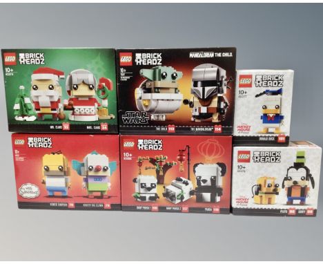 Lego : Six Lego Brick Headz 41632 The Simpsons, 40466 Panda family, 40274 Mr & Mrs Claus, 75317 The Mandolorian and The Child