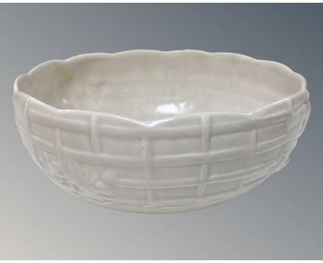 A Clarice Cliff bowl 