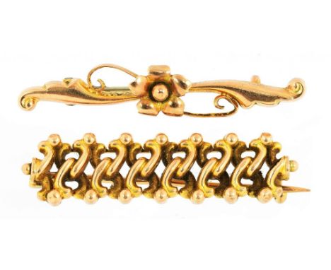A 9CT GOLD BAR BROOCH, CHESTER 1908 AND ANOTHER GOLD BAR BROOCH, MARKED 9, 5.3G