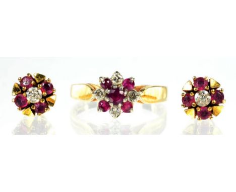 A GEM SET CLUSTER RING AND PAIR OF EARRINGS EN SUITE, IN GOLD, 4.8G