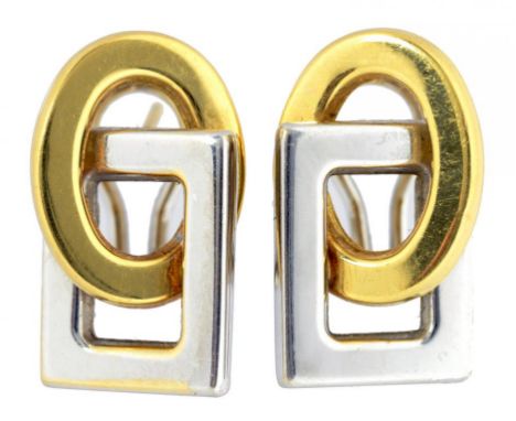 A PAIR OF TWO COLOUR GOLD EARRINGS, MARKED 750, 6.8G