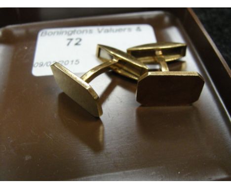 A pair of 9ct cufflinks