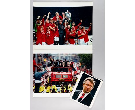 SIR ALEX FERGUSON & MANCHESTER UNITED TREBLE WINNERS 1998-99 AUTOGRAPHED FOOTBALL PHOTOGRAPH OF THE THIRTEEN TIME PREMIER LEA