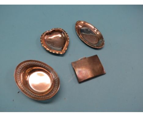 An engine-turned silver cigarette case, Birmingham 1935, and three silver trinket dishes, approx. 6.5oz. total 