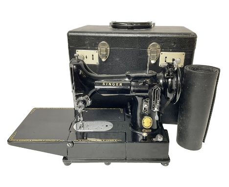 Singer model 222 K Featherweight convertible sewing machine, cased with pedal
