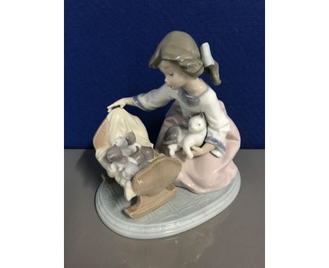 LLADRO 5784 A cradle of kittens (in original box)