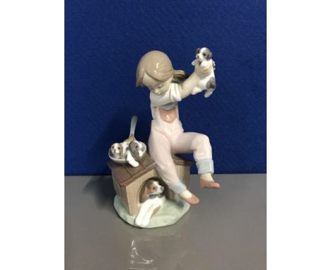 LLADRO 7621 Pick of the litter (in original box)