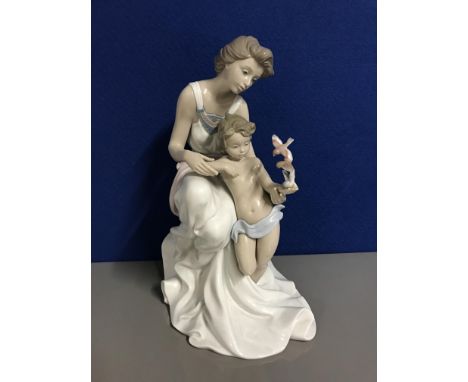 LLADRO 7649 Where love begins (in original box)