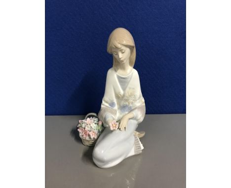 LLADRO 7607 Flower song (in original box)