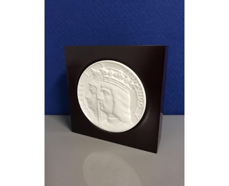 LLADRO 5808 New world medallio (in original box)