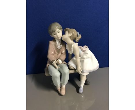 LLADRO 7635 Ten and growing (in original box)