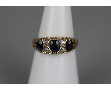 Gold sapphire and diamond ring - Size I 