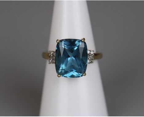 Gold blue topaz and diamond ring - Size L 