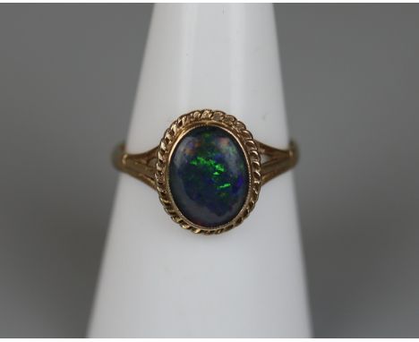 Gold green opal set ring - Size N 