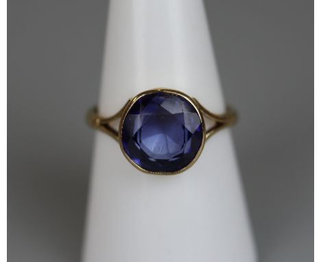 18ct gold sapphire set ring - Size O 