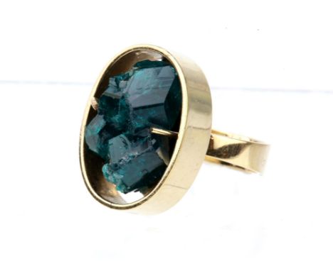 Green crystal stone ring, green crystals mounted in an oval design, in stamped 9ct yellow gold, ring size NCondition Report: 