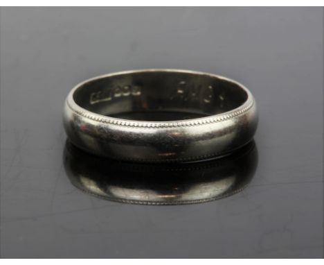 7 Platinum band ring, 4mm band with beaded detail, in platinum, ring size M