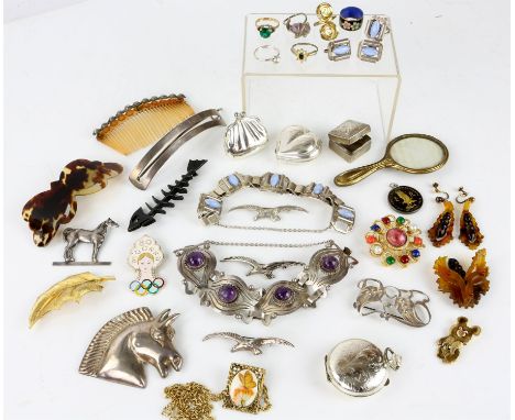 A collection of silver and costume jewellery, including a pill pot, three bird brooches, two horse brooches, a leaf brooch an