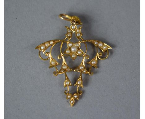A Pretty 15ct Gold and Seed Pearl Edwardian Pendant, 3.9gms 