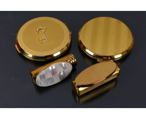 Stratton, Kigu - A collection to include two vintage powder compacts and two lipstick holders with mirrors - Lot includes a '